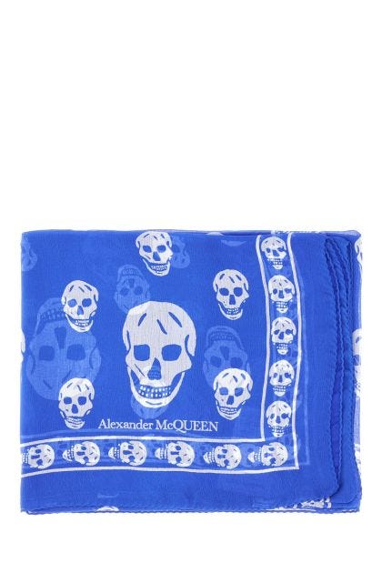 Scarf with skulls