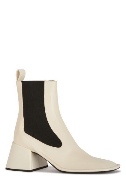 Chelsea ankle boots in cream-coloured leather