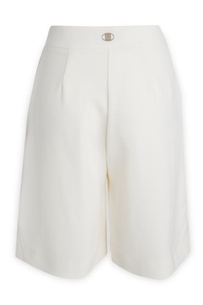 Shorts in white stretch fabric